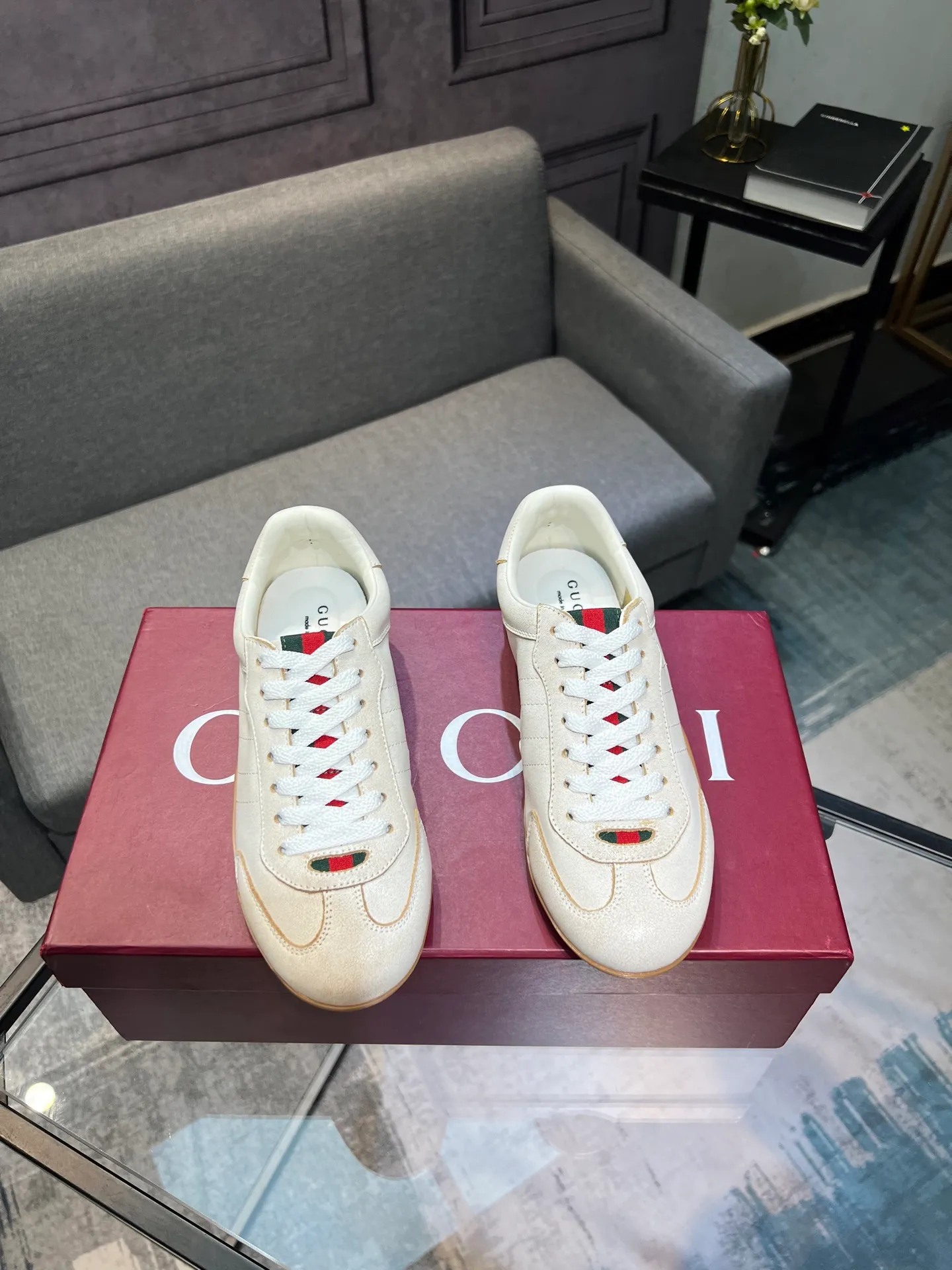 Men's shoes 💰580 Gucci Gucci small dirty shoes full series upgrade, long-term production GG Gucci series old casual small dirty shoes catwalk style ZP developed pure original version... metal double G crystal cylindrical mark... Gucc original pattern webbing... upper color rubbed cowhide matte stitching classic double G cloth, code number: 35-44 (female 41, male 45. Customization is not returnable) Fabric: original custom cowhide Inner: original custom cowhide Feet: original cowhide injection molding. Outsole: original open molding sole. Packaging: original full set of packaging. Color: official website updated simultaneously.